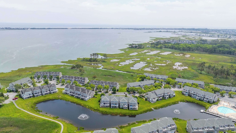 Whale of a Time Waterfront Stay for 10 With Resort-style Amenities
