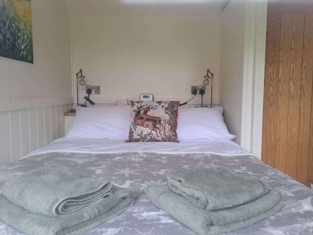 Luxury Shepherds Hut set in a Countryside Setting