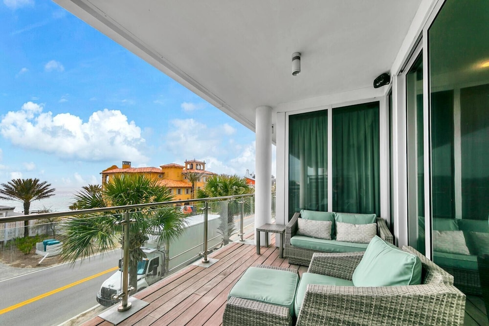 The Viridian 202 on 30A
