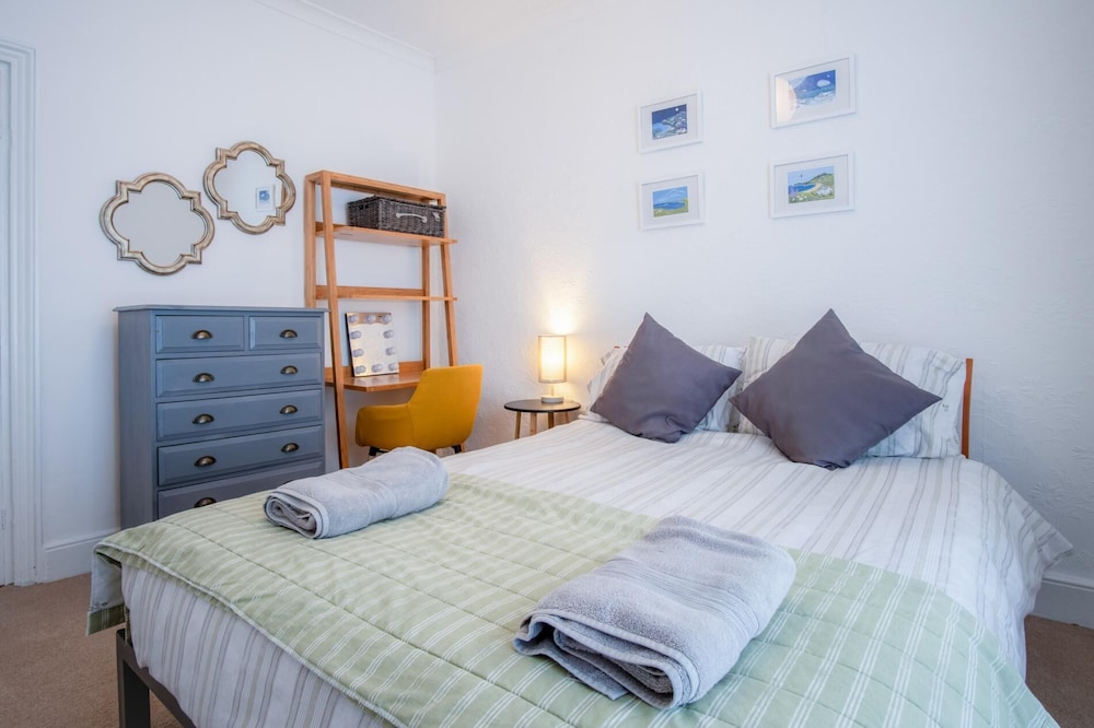 Taliesin - 5 Bedroom Holiday Home - Tenby