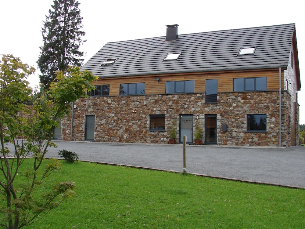 A Stylish Villa in a Green Setting, With a Fully Equipped Wellness Center