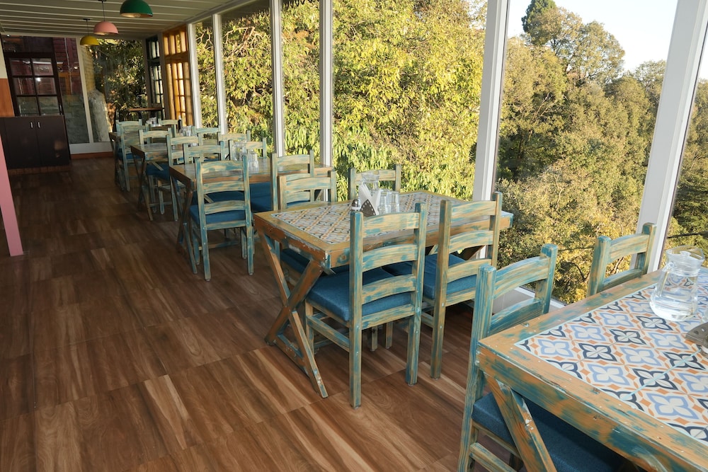 Sansa By The Woods - Manor Mussoorie