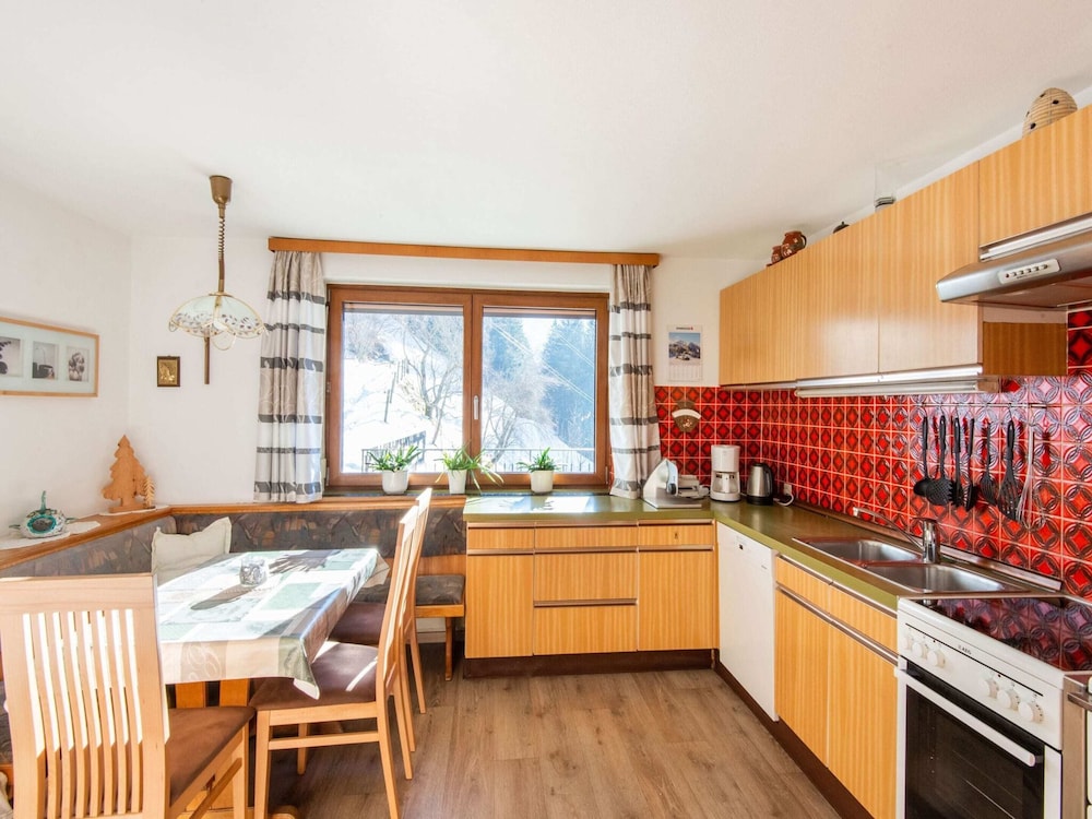 Chalet in Hainzenberg Near Ski Slopes