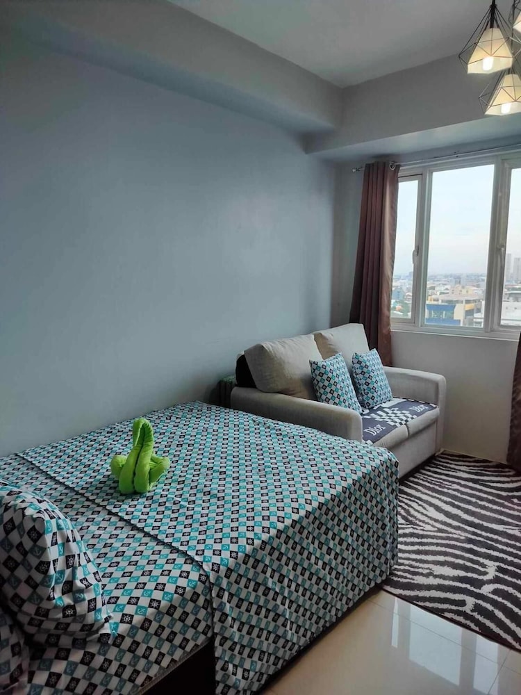 Cozy Studio Unit in Quezon City With Private Pool and City Views