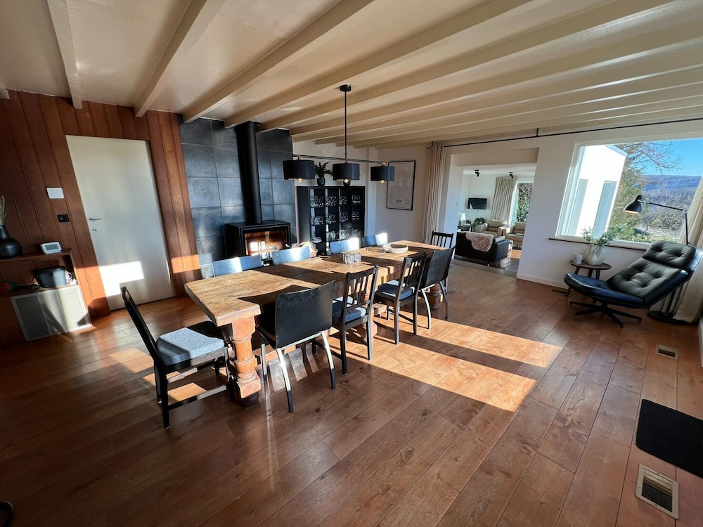 Spacious Villa With Sauna