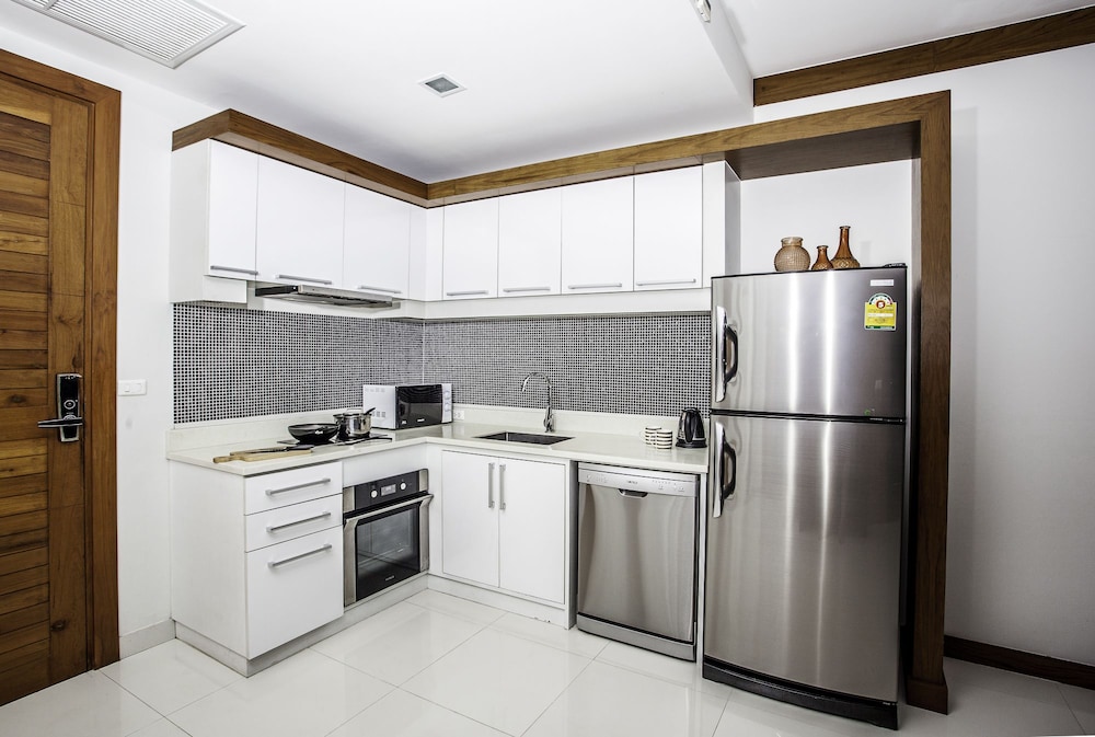 Q Kata Residence