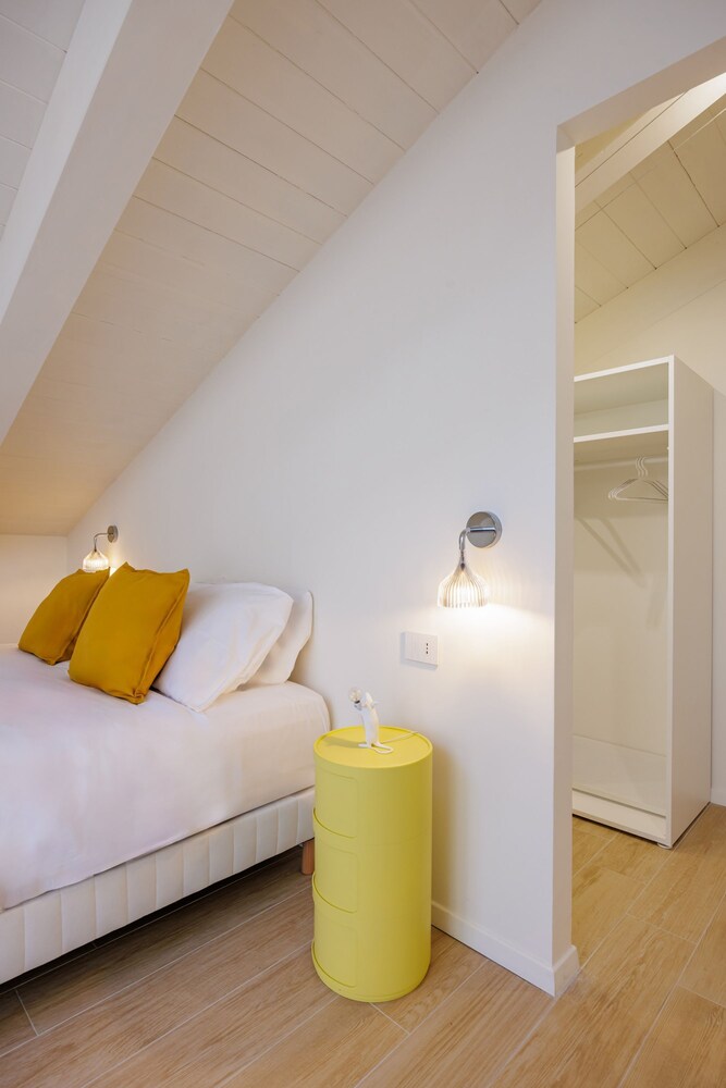 Napoli White Apartment by Wonderful Italy