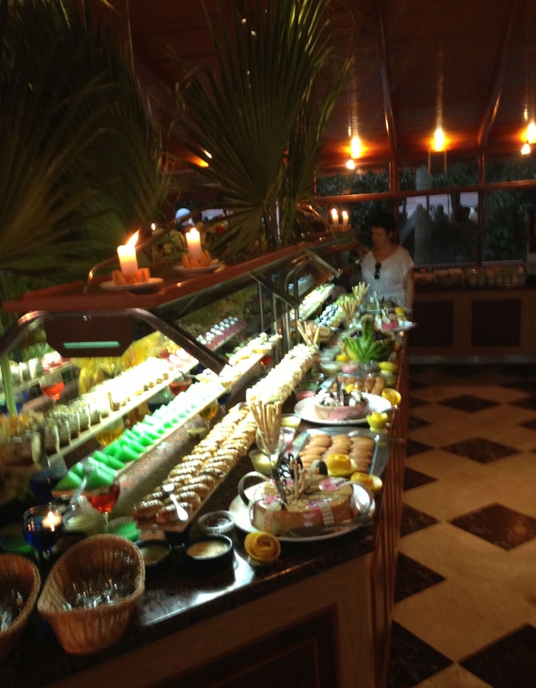 Rubi Hotel