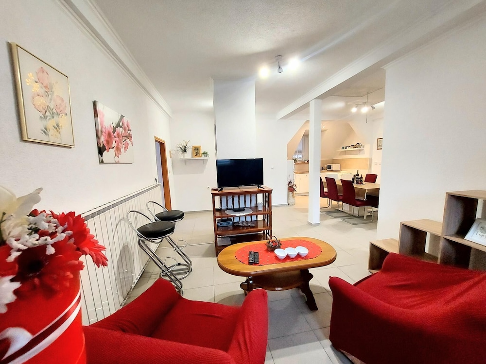 Apartments Jezerane
