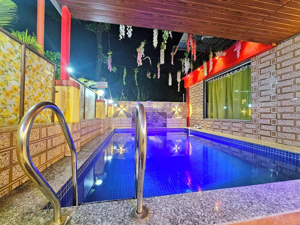 Mountain Majesty Villa