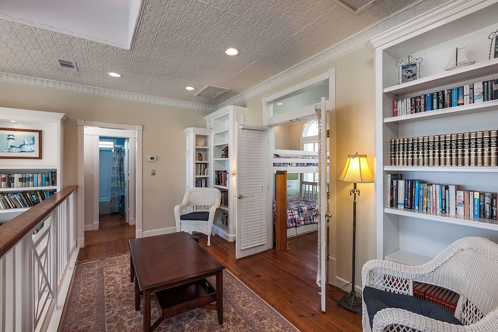Breakers Pointe by Ryson Vacation Rentals