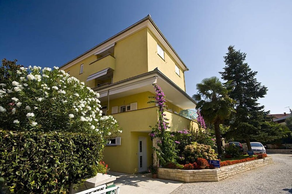 Apartments Davorka