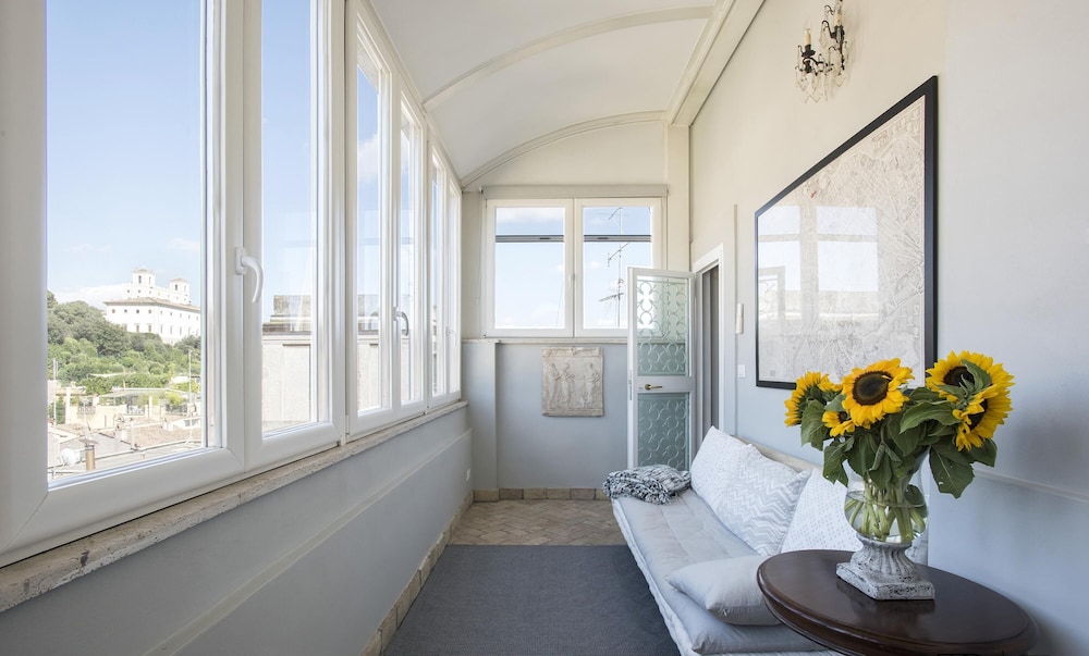 Il Bacio Luxury Spanish Steps Penthouse With Terrace Perfect