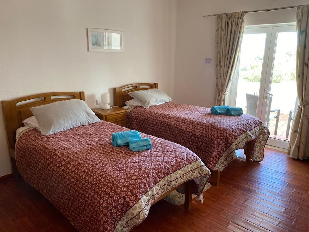 Villa Vale Verde 5 Bedroom Villa 10 min Walk to