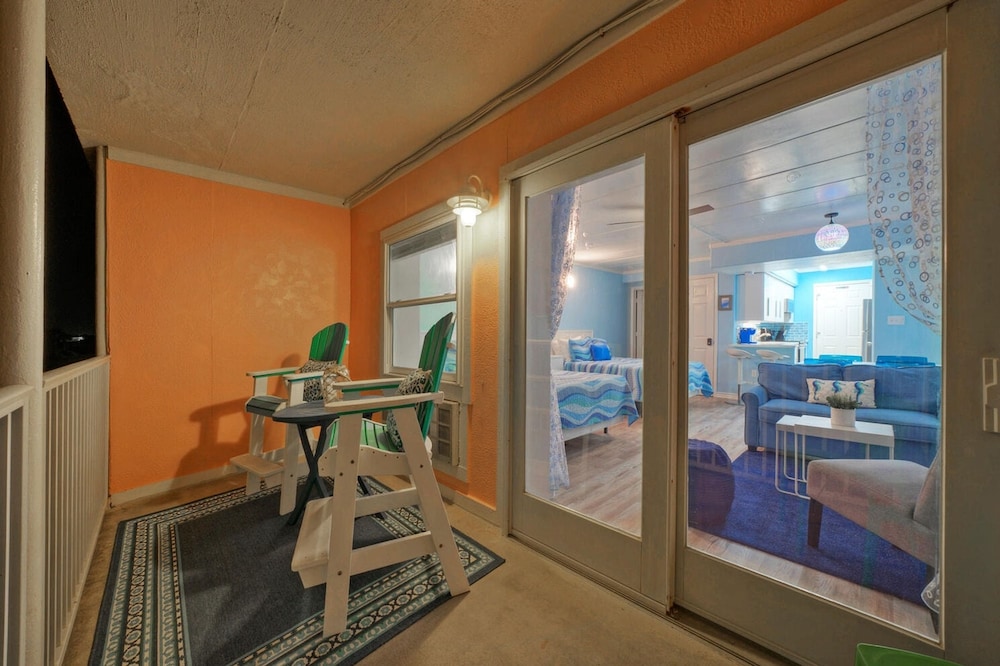 Bubbly Blew by Avantstay Beachfront Condo View