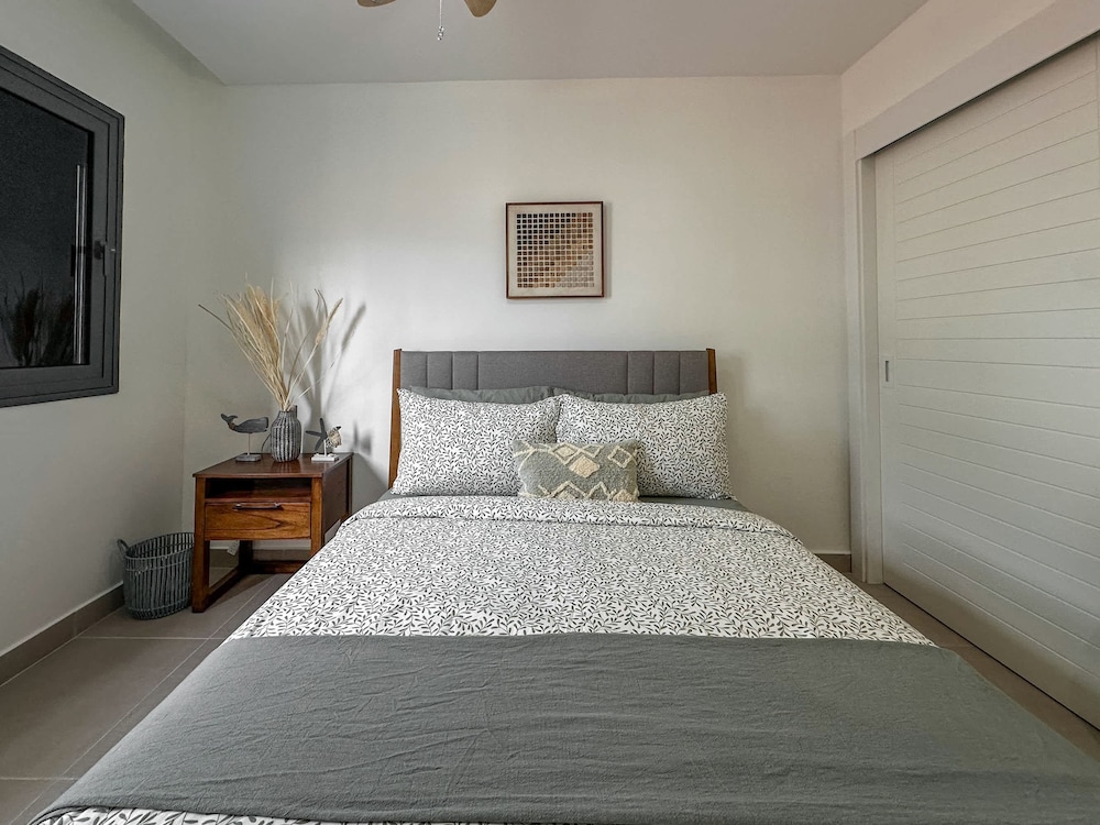 Gorgeous new Beach Apartment