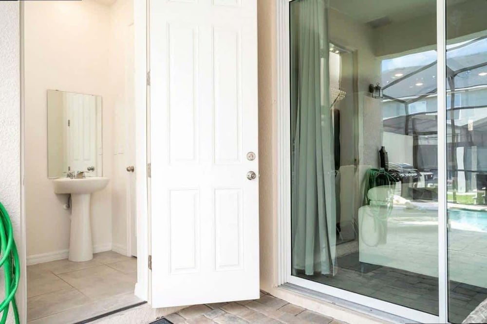 Splendid 6Bd w Private Pool Solara Resort 2154