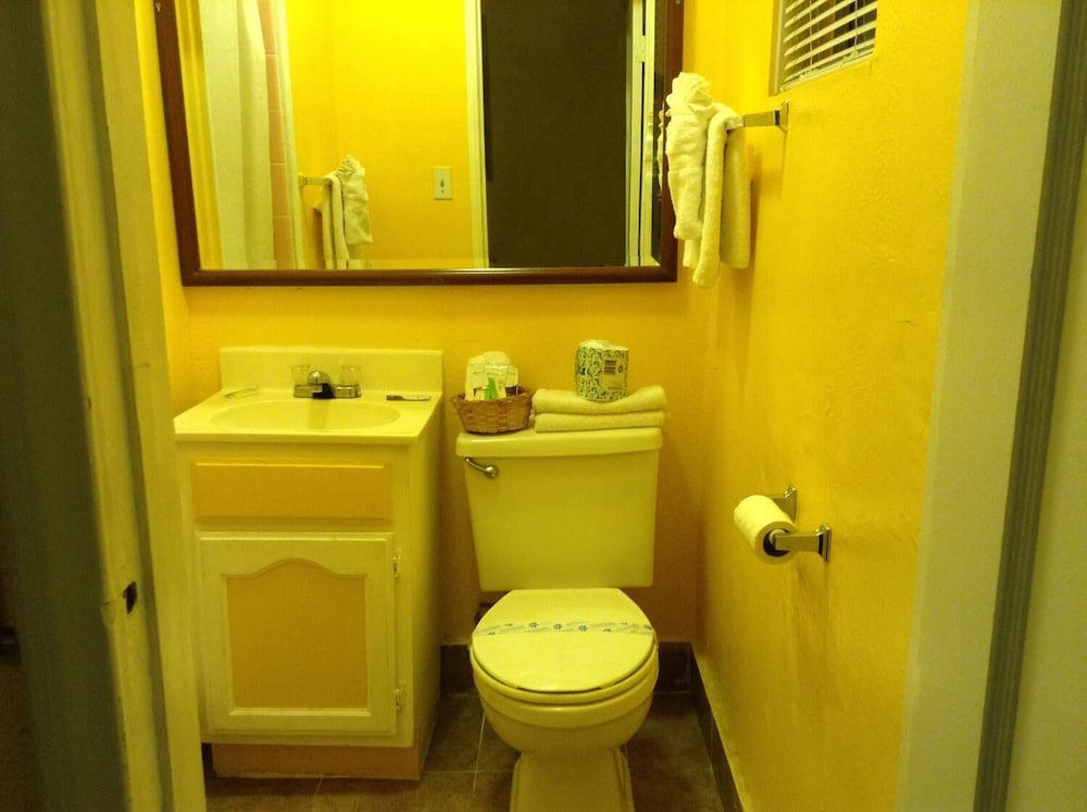 Oceanside Inn and Suites