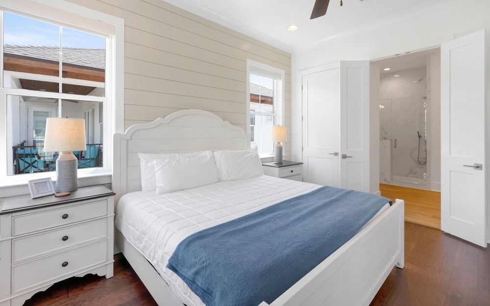 5BR Getaway w/ Private Pool, Golf Cart, 4 Bikes & 30A Convenience!