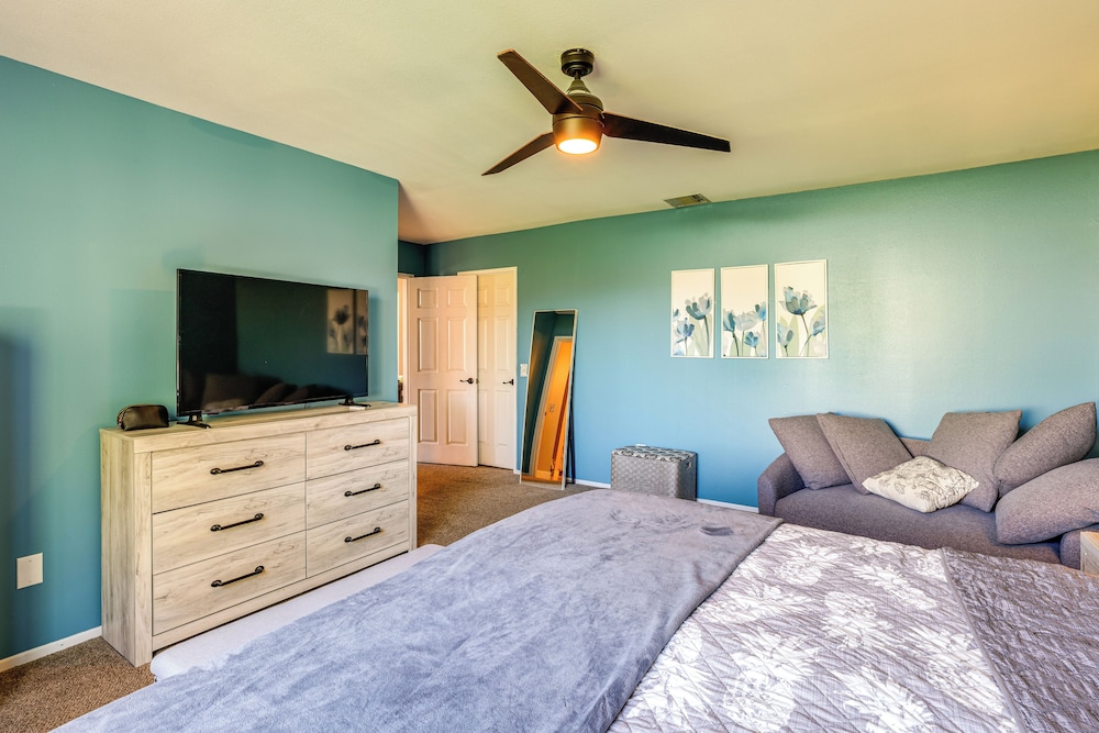 Near Parks & Golf: Mtn-view Home in Palm Desert!