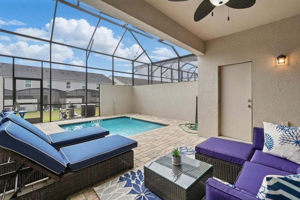 Beautiful Chic Radiance Home With Pool 5 Bedroom Townhouse