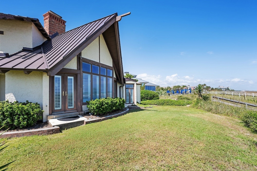 Pawleys Island Vacations - Enjoy Listening To The Sound Of The Crashing Waves And Bird Watching 4 Bedroom Villa by RedAwning - Property Image 1