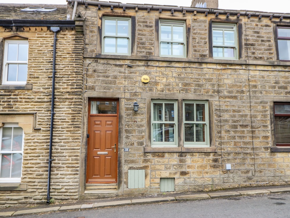 19 The Village