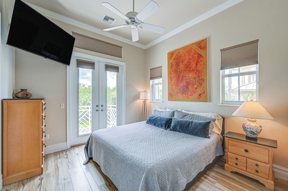 Luxe Bonita Springs Home < 2 Mi to Beach!