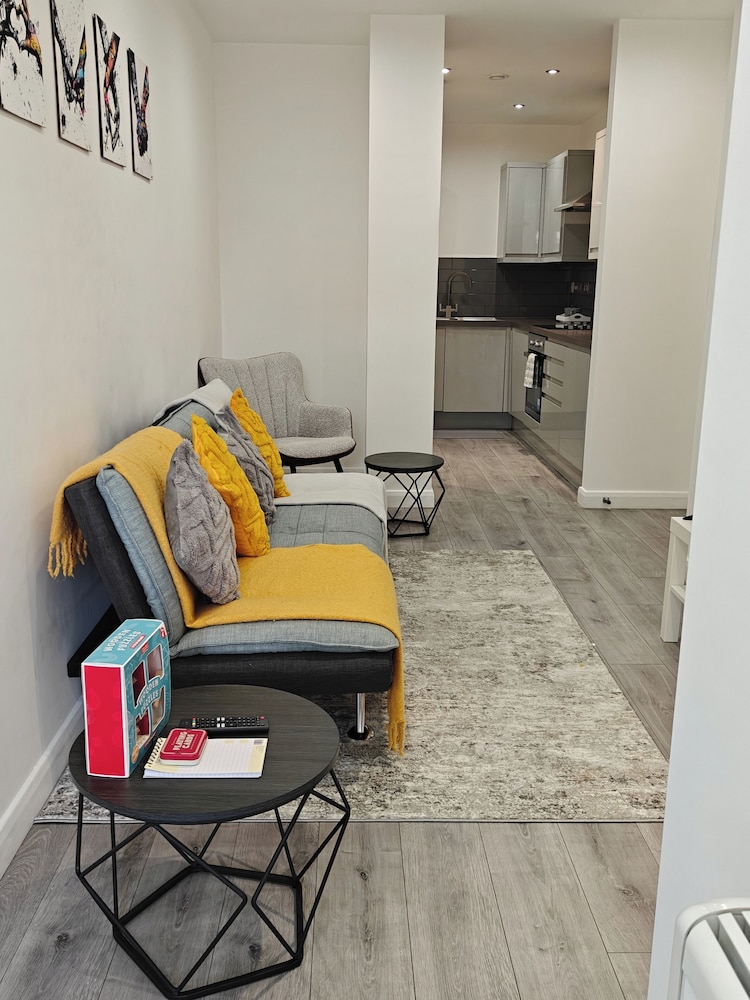 Modern 1Br Sleeps3 - City Centre Location