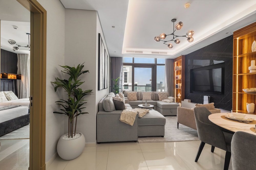 Gogoto LUX Burj View Spacious