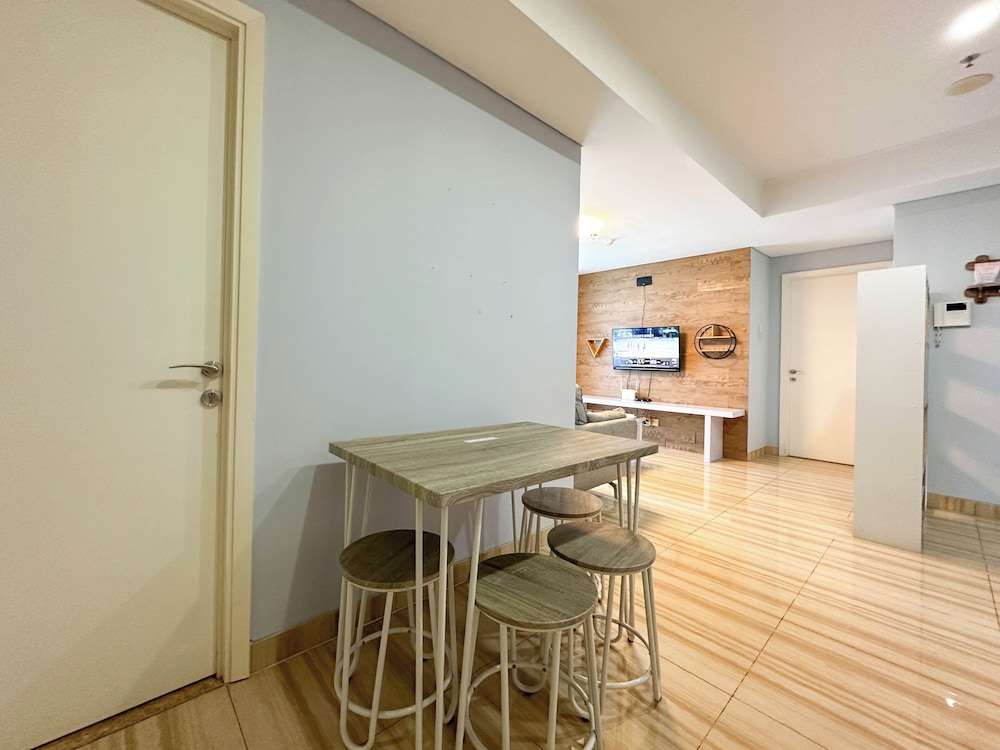Spacious And Cozy 3Br At Grand Sungkono Lagoon Apartment