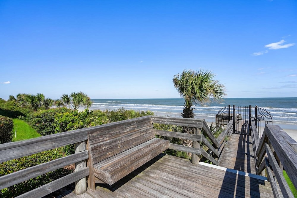 Oceanfront Patio Pool Tennis BBQ Free Parking