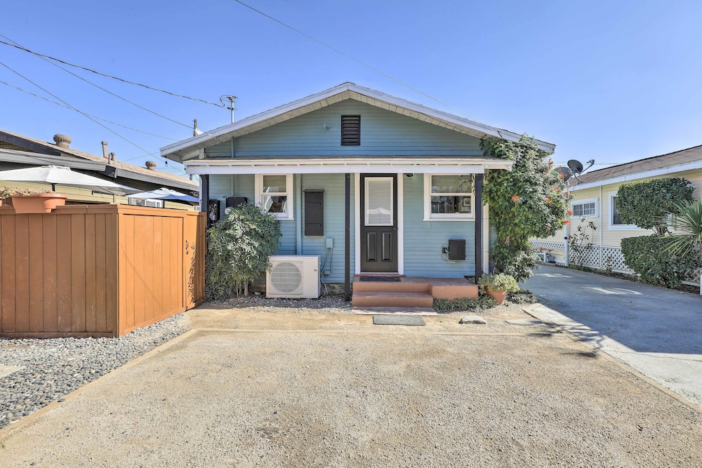 Charming Craftsman Bungalow With Garden & Hot Tub! view 5