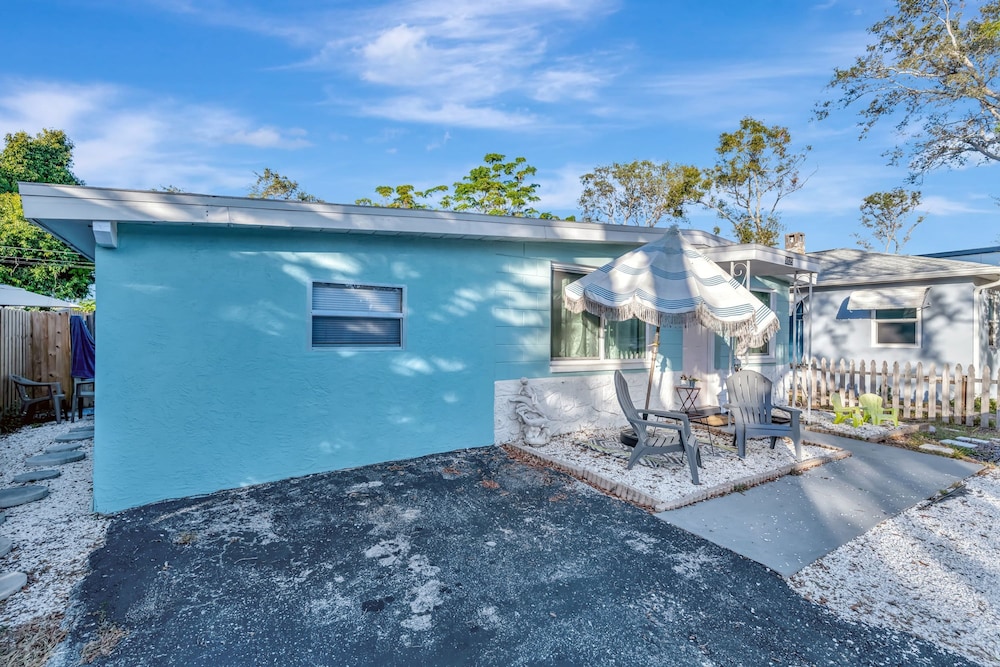 Family Home 10 Mins to Beach Pets Welcome