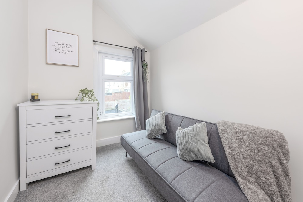 Rochester Retreat - Charming 3 Bedroom House