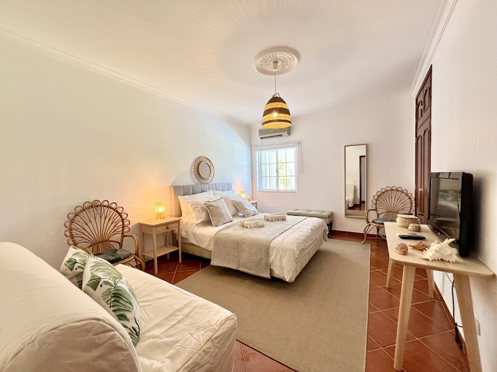 Vilamoura White House Villa by Homing
