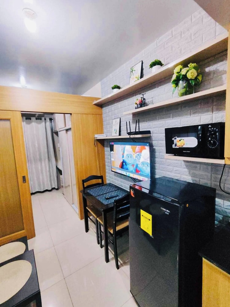 Peaceful Pasay Oasis - Entire Apartment for Rent