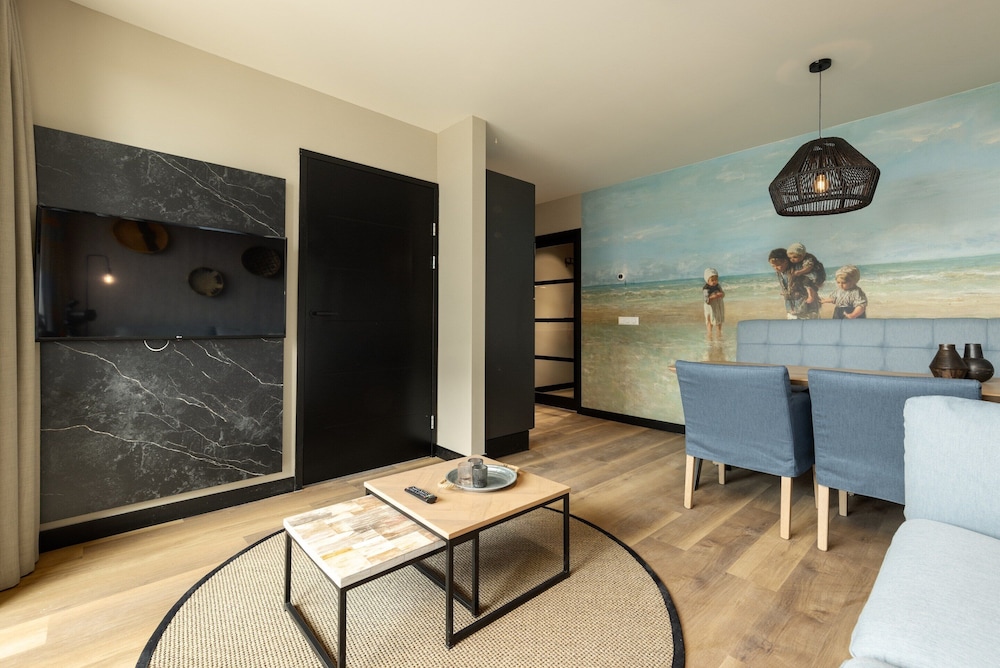 Bright Apartment Near Sea