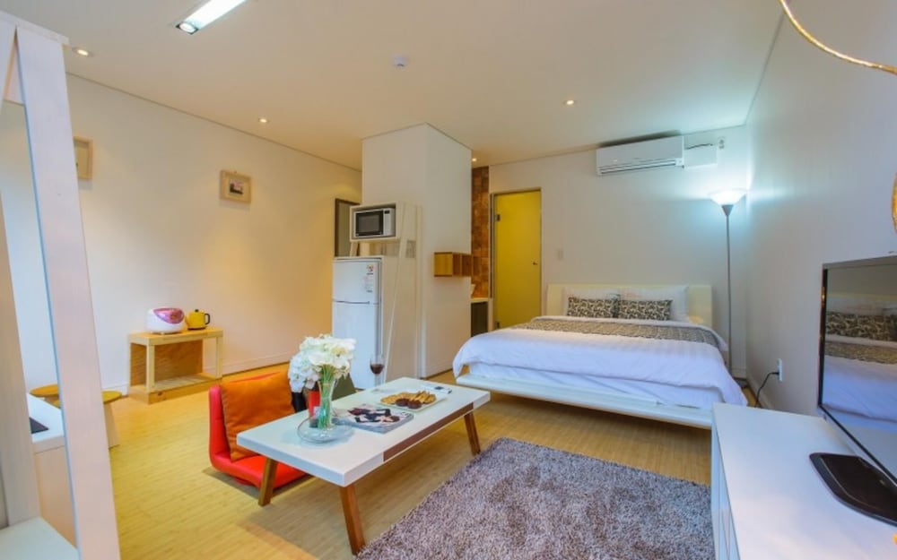 hotel room