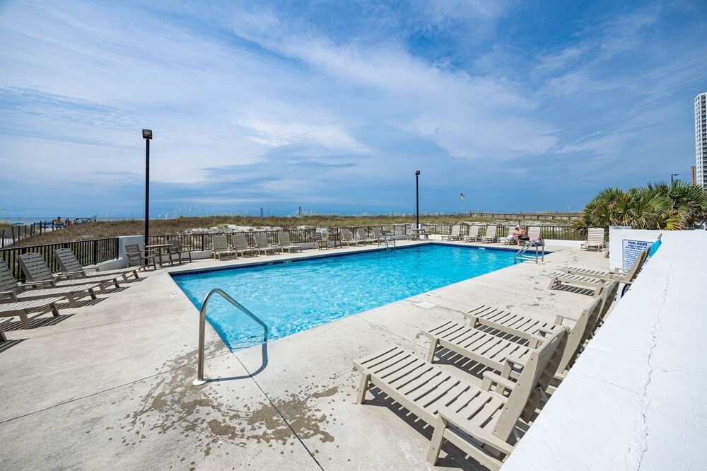 Island Winds East 311 3 Bedroom Condo
