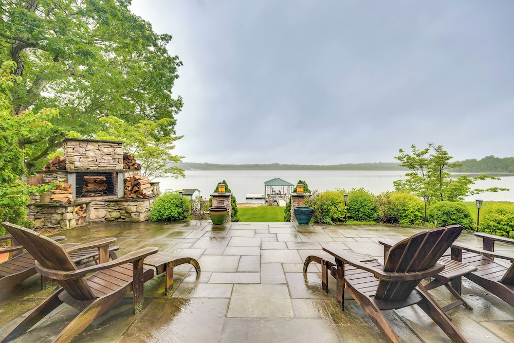 Luxe Family Home on Orange Lake w/ Private Dock!