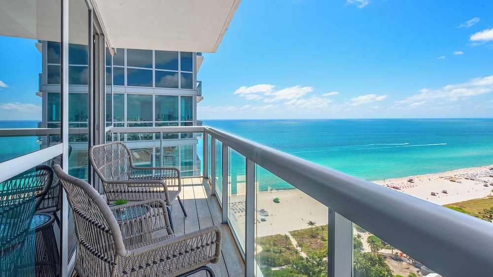 Luxury Vacation Rentals at The Setai by LRMB
