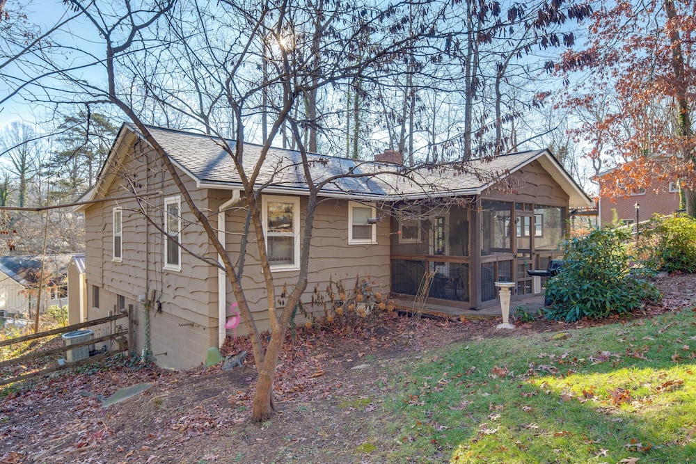Hike, Sip & Explore! Blue Ridge Mtn Cabin w/ Porch