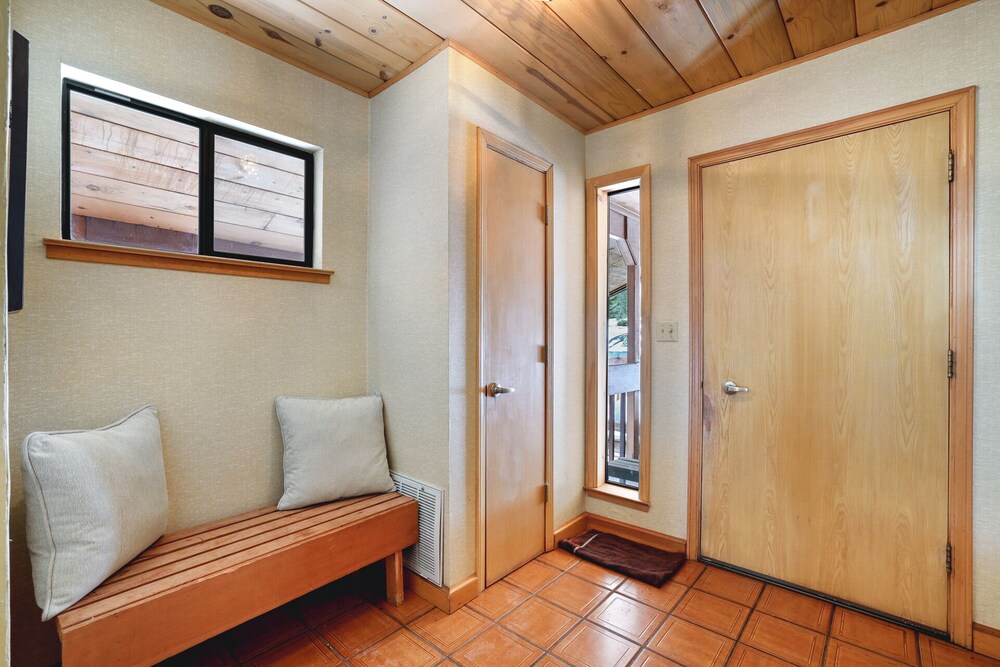 Tahoe Forest Chalet 3BR House w/ Mountain Views view 4