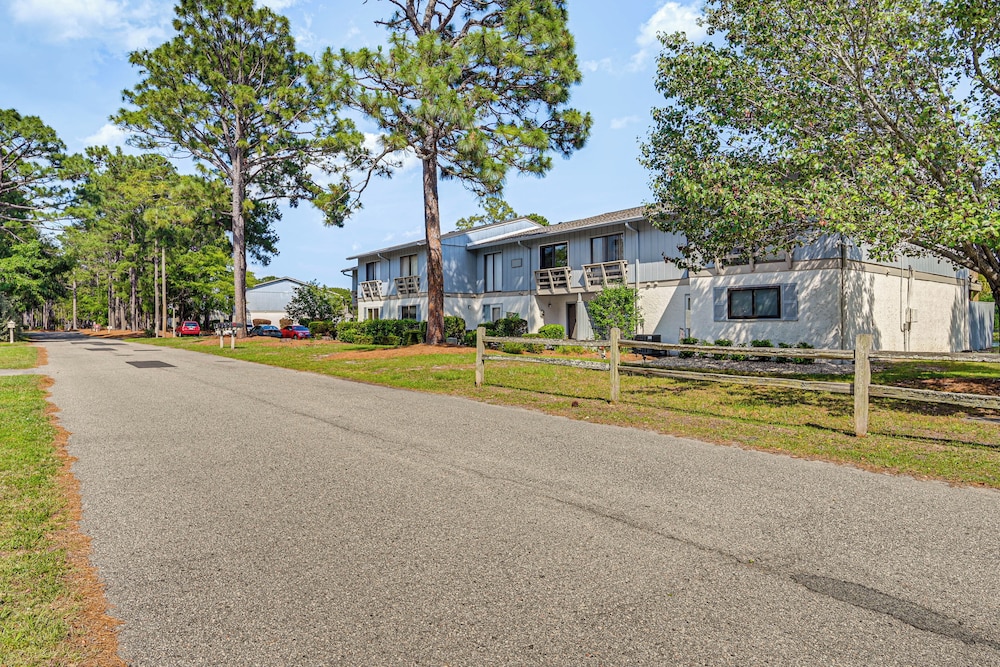 Surfside Beach Townhome: Lake Views, 2 Mi to Beach view 5