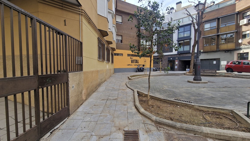M Pgui1a Tico con Amplia Terraza y Vistas Panor