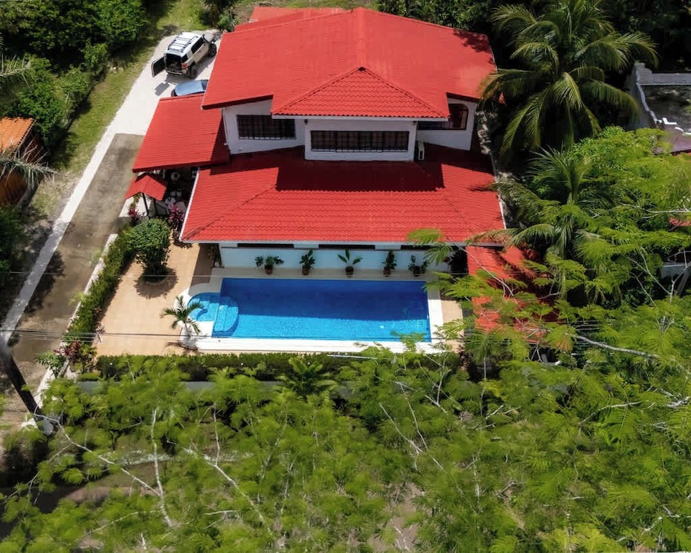 5 min to Beach Private Pool European Style