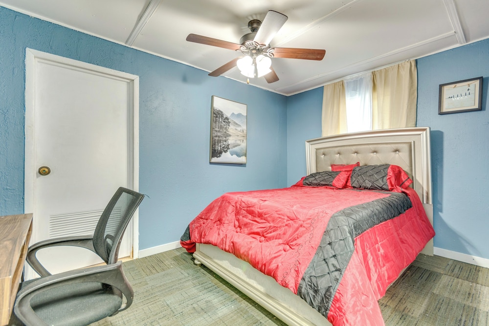 Centrally Located North Little Rock Studio w/ Yard