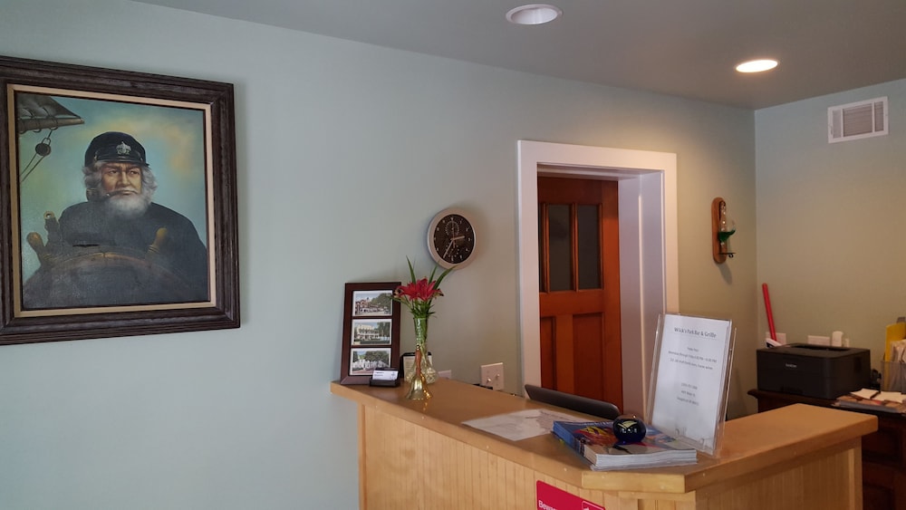 Captain's Quarters Motel - Property Image 30