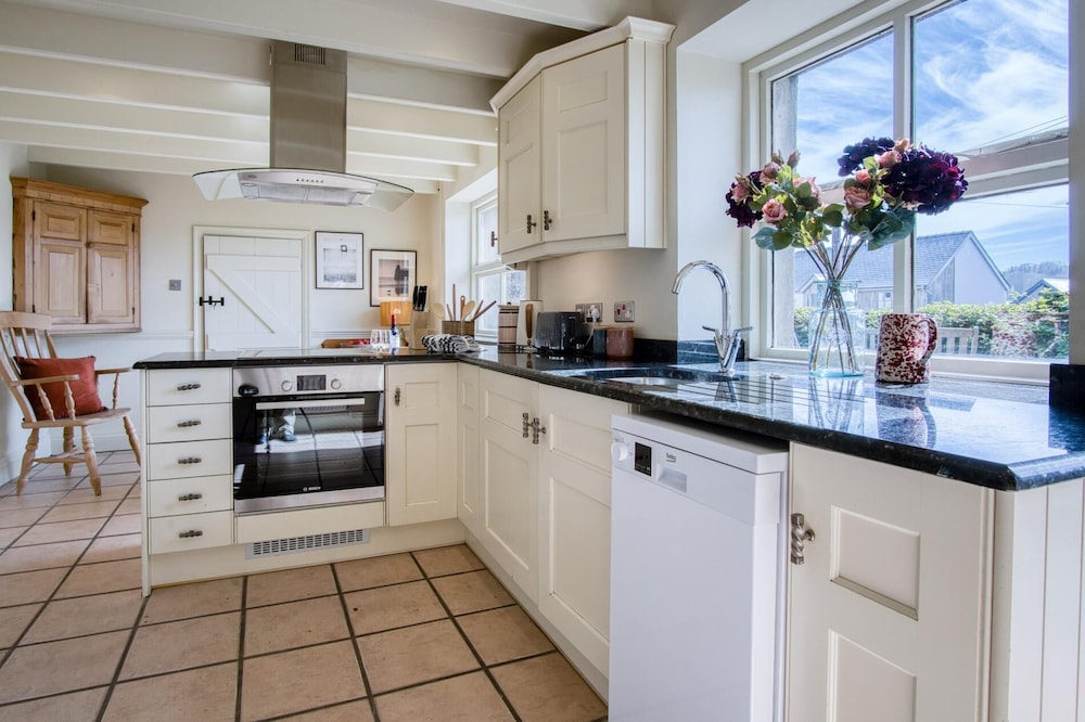 Fern Cottage - 2 Bedroom Cottage - St Florence